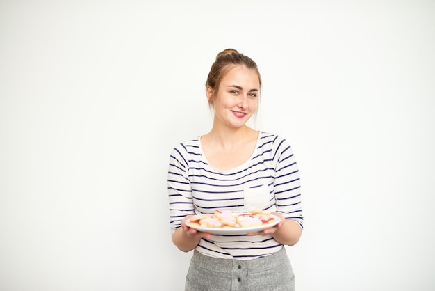 Довольный клиент с тарелкой